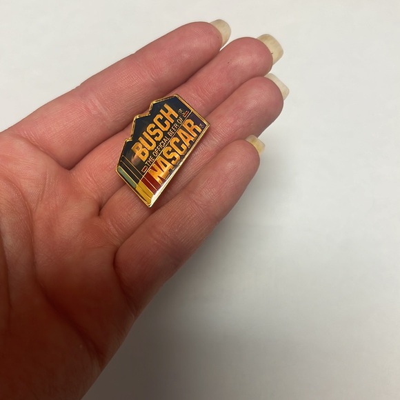 BUSCH The Official Beer of NASCAR  pin brooch button - Picture 2 of 4